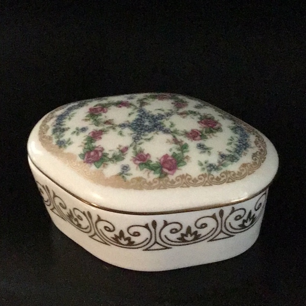 Heritage House Classics Music Box